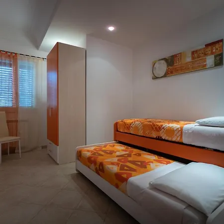 Cecilia Apartment